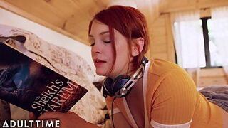 Застукали за фаппингом - застенчивую рыжую лесбиянку застукали за клитором - порно видео