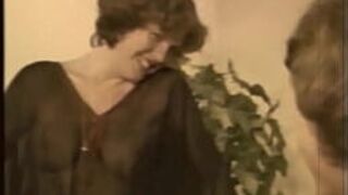 Винтажная фантазия мачехи - порно видео